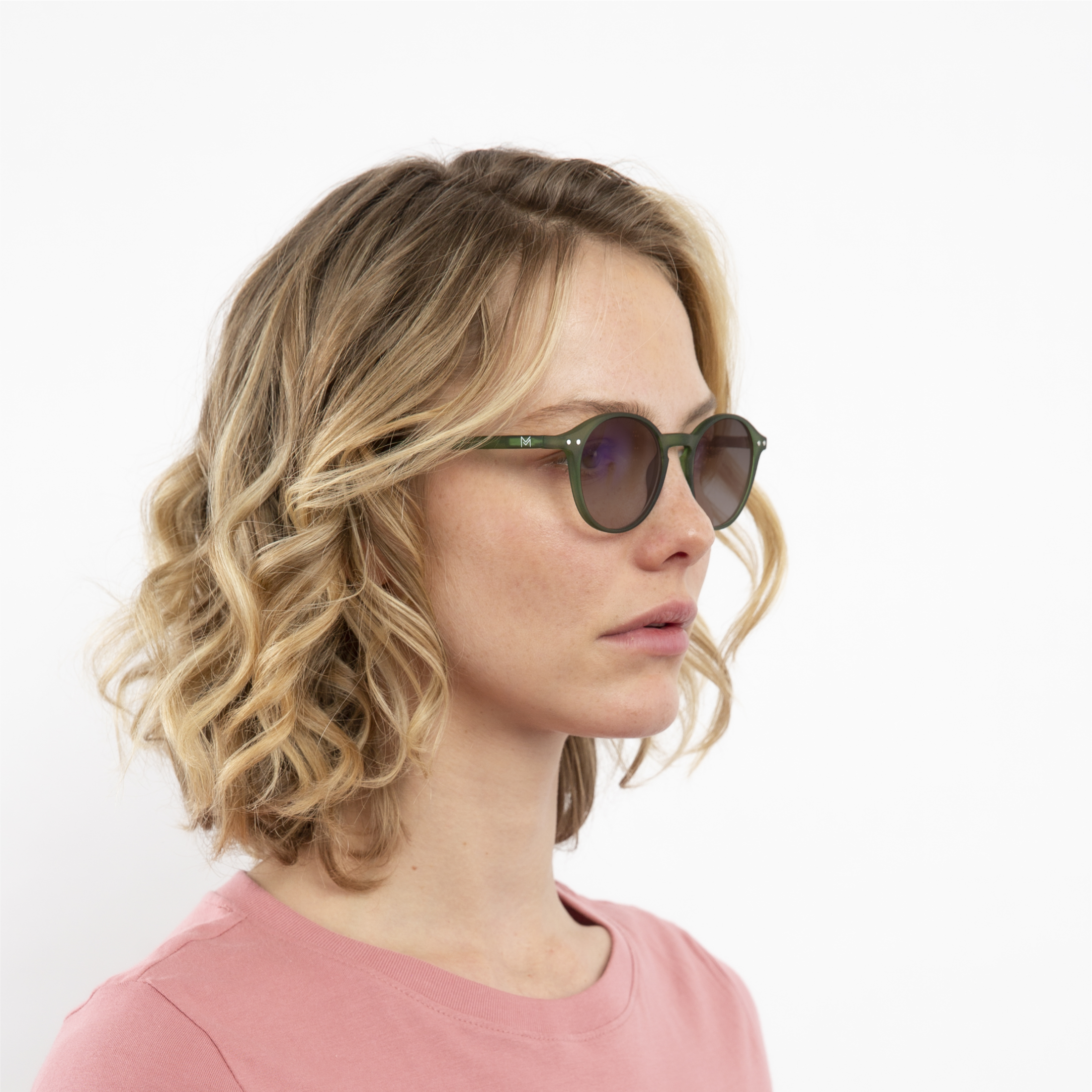 transition-photochromic-glasses-brown-lenses-women-luca-green-profile2