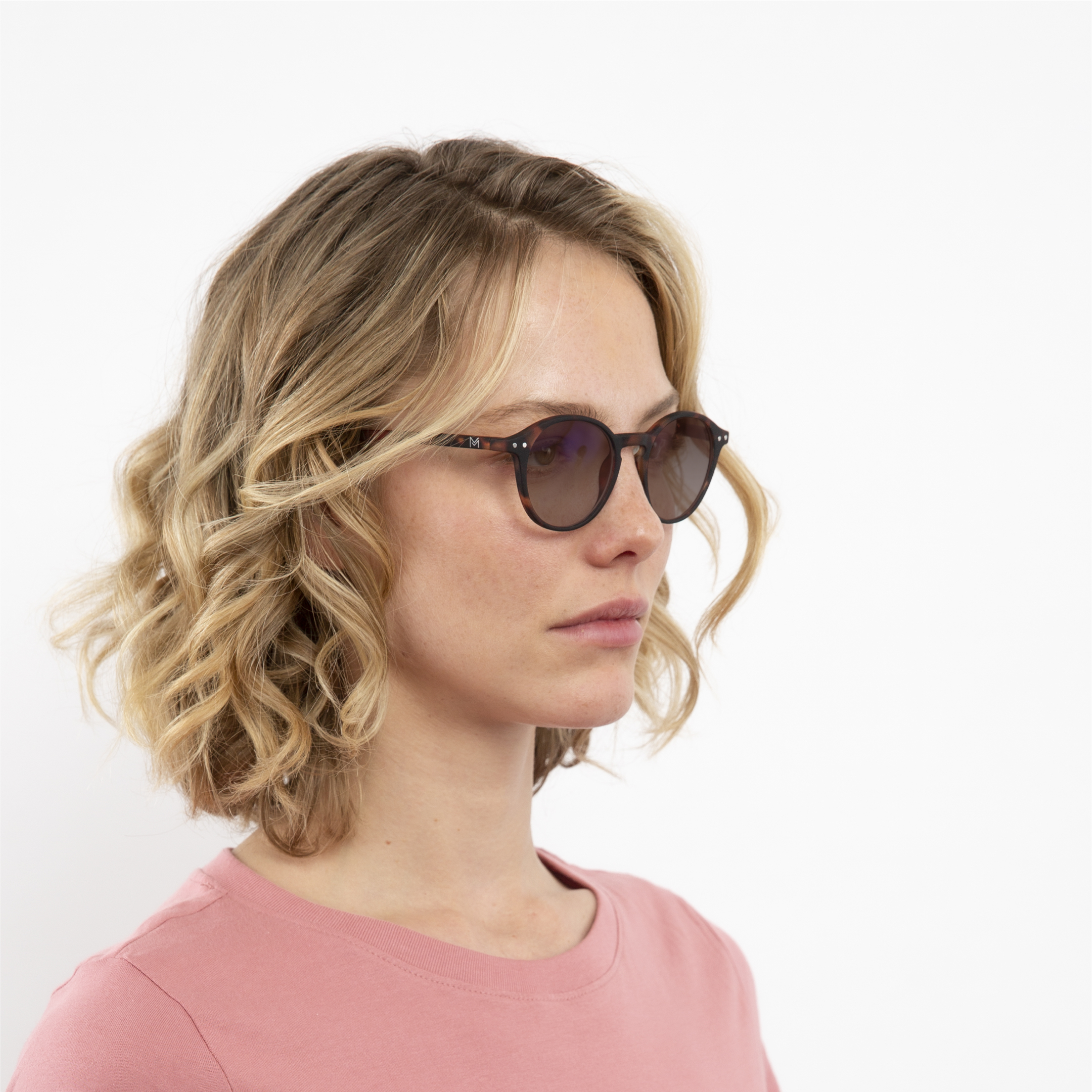 transition-photochromic-glasses-brown-lenses-women-luca-tortoise-profile2