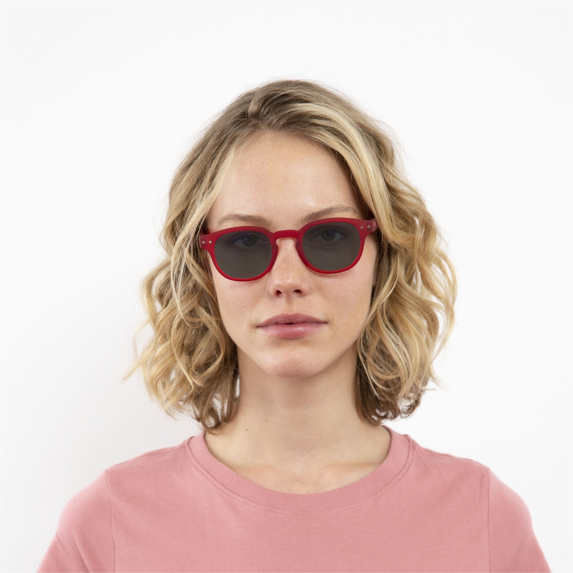transition-photochromic-glasses-grey-lenses-women-anton-red-front